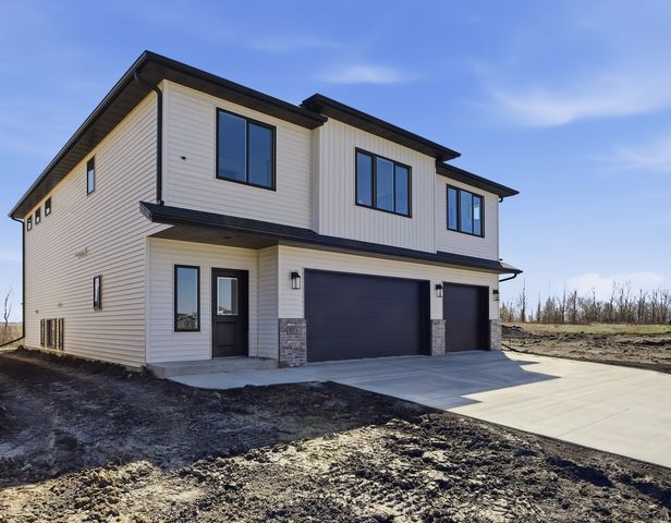 973 61st Avenue W, West Fargo, ND 58078