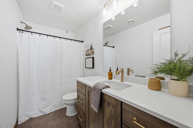 973 61st Avenue W, West Fargo, ND 58078