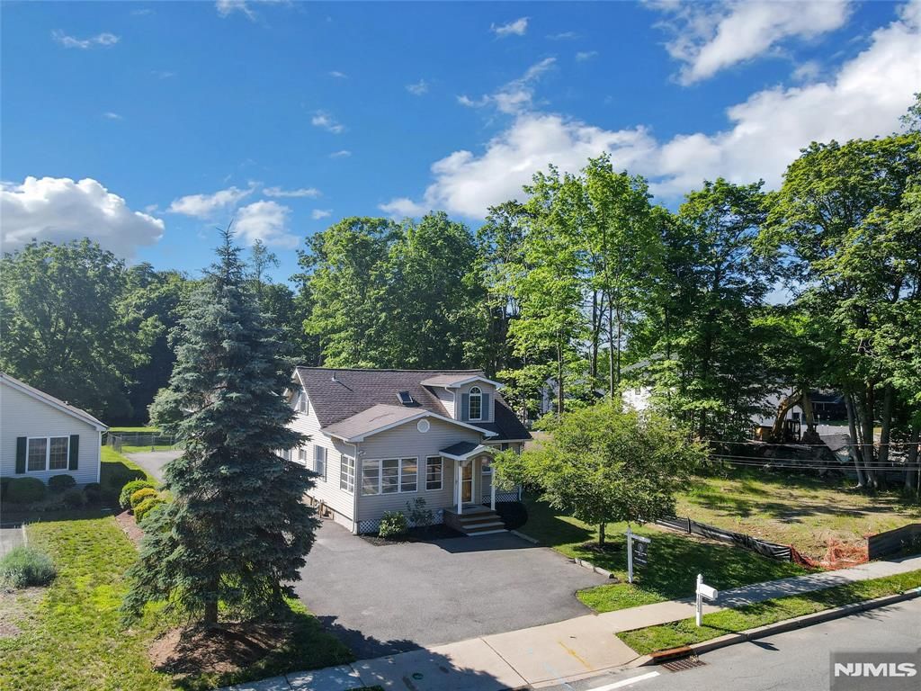 1093 Littleton Road, Morris Plains Borough, NJ 07950
