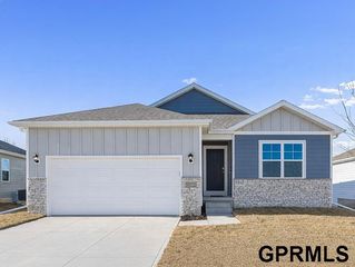 8820 S 184th Terrace, Omaha, NE 68136