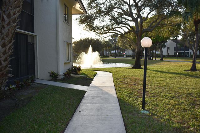 3374 Perimeter Drive, Greenacres, FL 33467