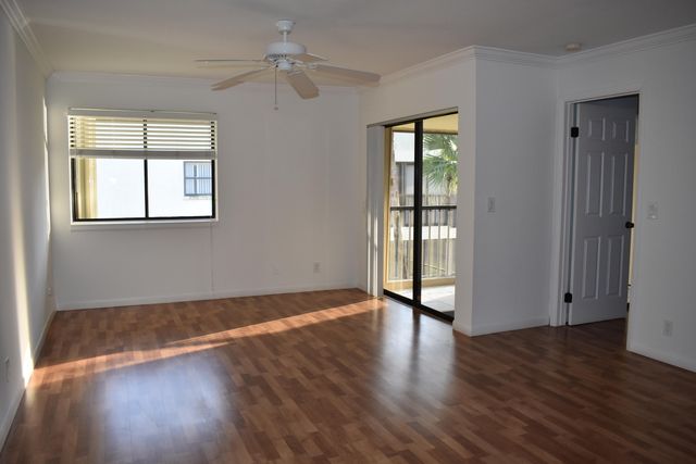 3374 Perimeter Drive, Greenacres, FL 33467