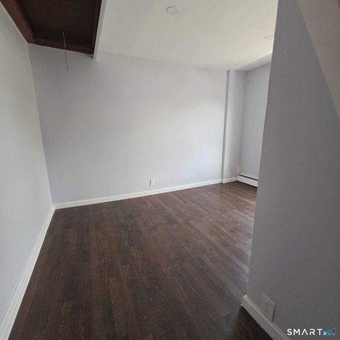 124 Geddes Terrace Left, Waterbury, CT 06708
