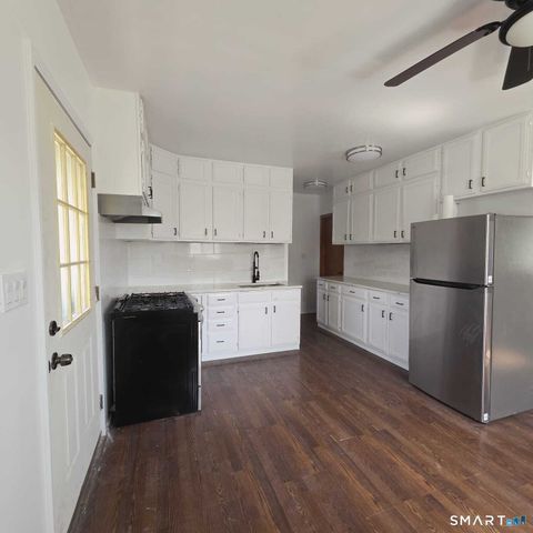 124 Geddes Terrace Left, Waterbury, CT 06708