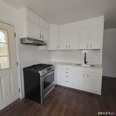 124 Geddes Terrace Left, Waterbury, CT 06708