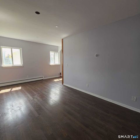 124 Geddes Terrace Left, Waterbury, CT 06708