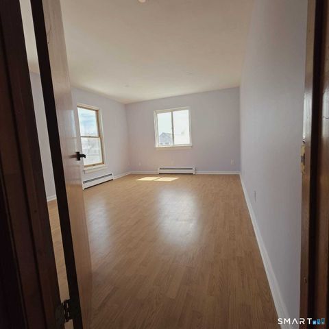 124 Geddes Terrace Left, Waterbury, CT 06708