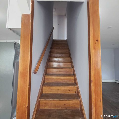 124 Geddes Terrace Left, Waterbury, CT 06708