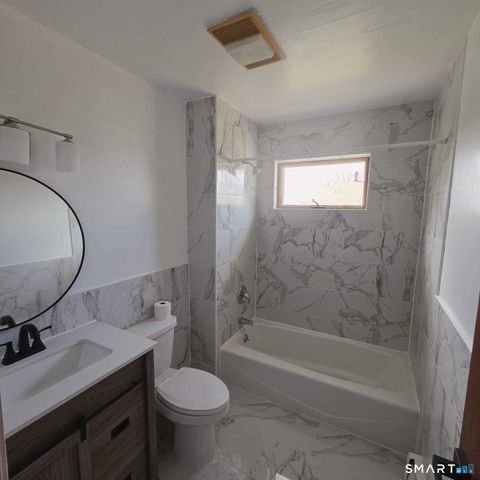 124 Geddes Terrace Left, Waterbury, CT 06708