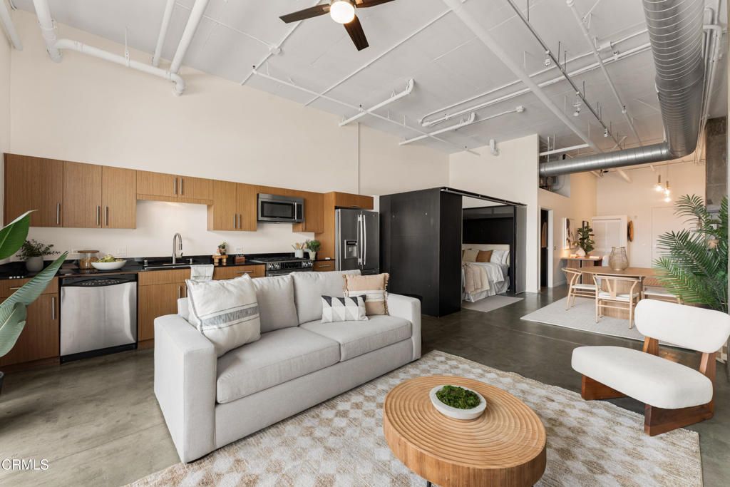 Image 15 of property listing at 510 S Hewitt Street 514, Los Angeles, CA 90013