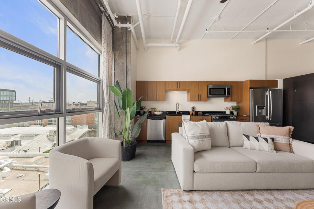 Image 19 of property listing at 510 S Hewitt Street 514, Los Angeles, CA 90013