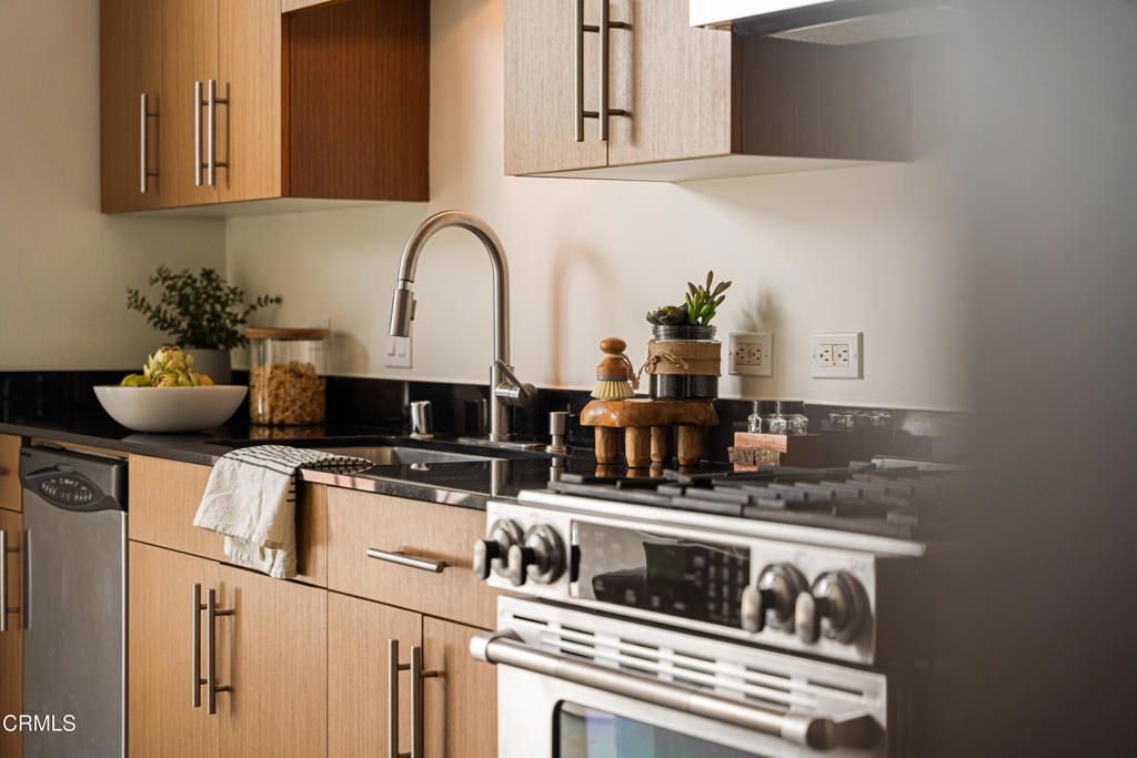 Image 23 of property listing at 510 S Hewitt Street 514, Los Angeles, CA 90013