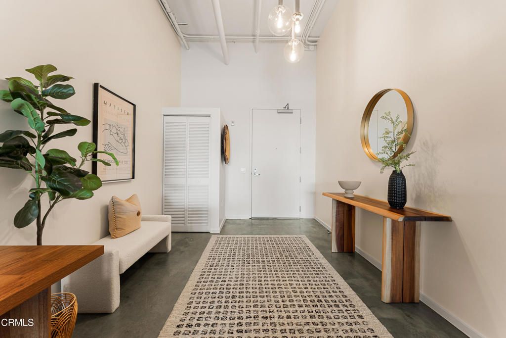 Image 3 of property listing at 510 S Hewitt Street 514, Los Angeles, CA 90013