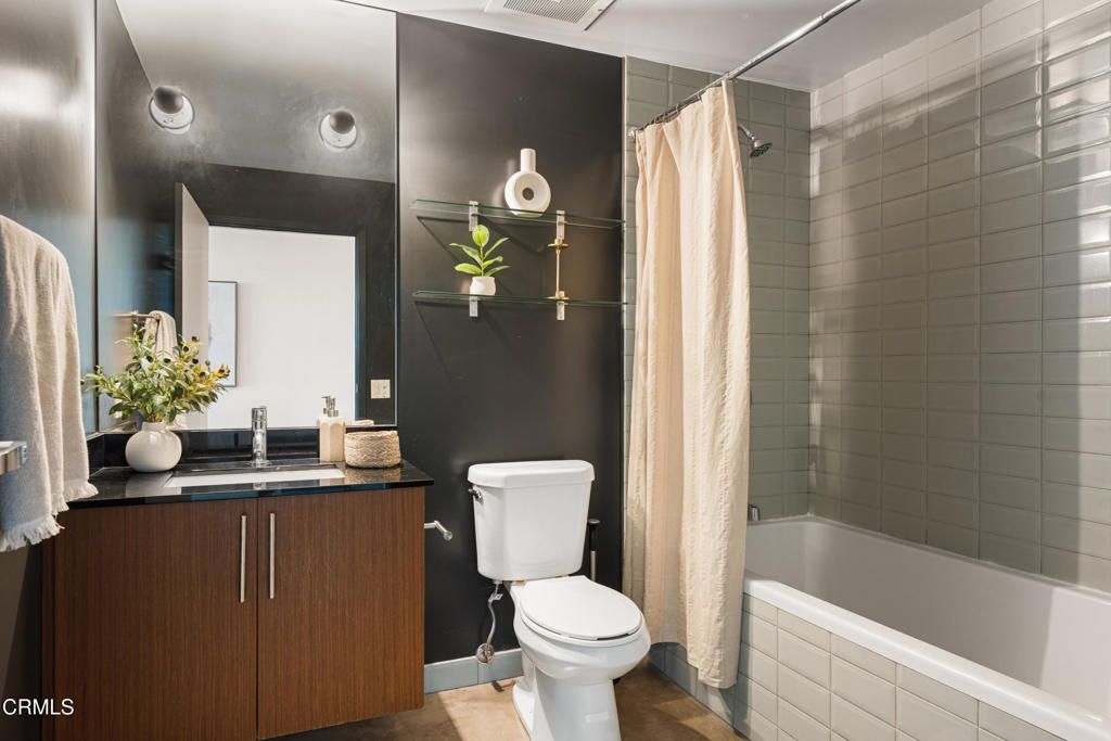 Image 7 of property listing at 510 S Hewitt Street 514, Los Angeles, CA 90013