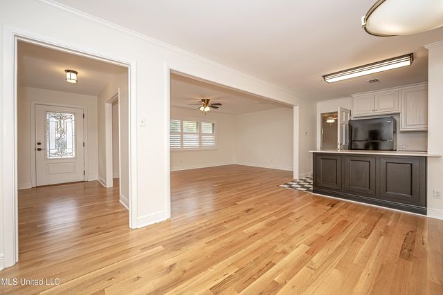 1107 Le Badine Court, Ocean Springs, MS 39564