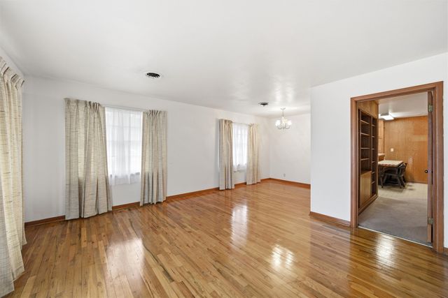 511 S Harrison Street, West, TX 76691