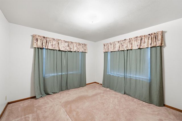 511 S Harrison Street, West, TX 76691