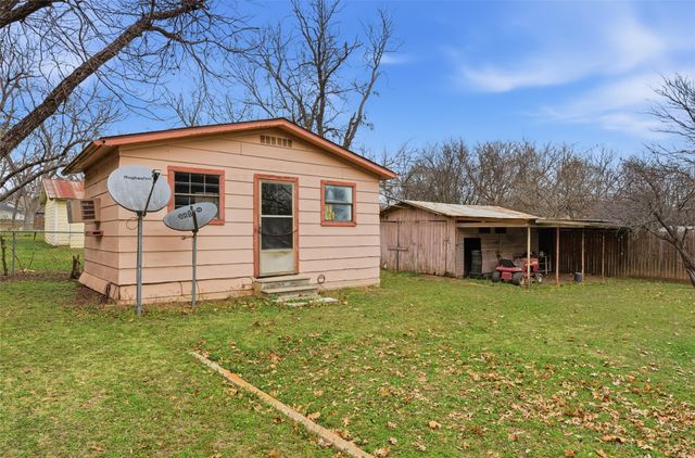 511 S Harrison Street, West, TX 76691