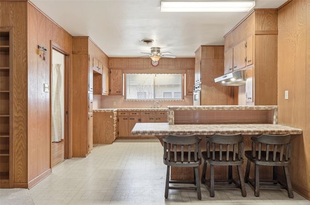 511 S Harrison Street, West, TX 76691