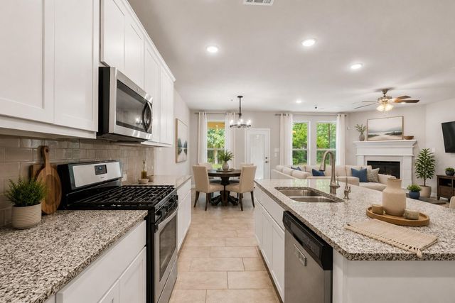 135 Teralyn Grove Loop, Conroe, TX 77318