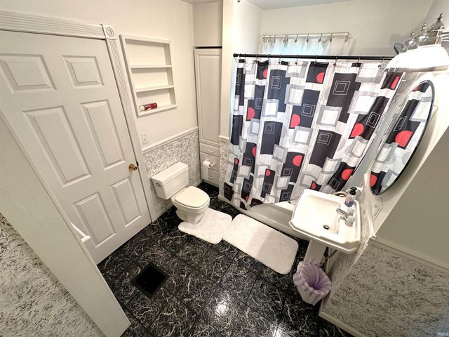 11766 W 1000 N, Monticello, IN 47960