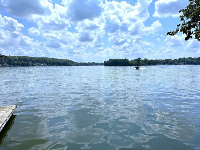 11766 W 1000 N, Monticello, IN 47960