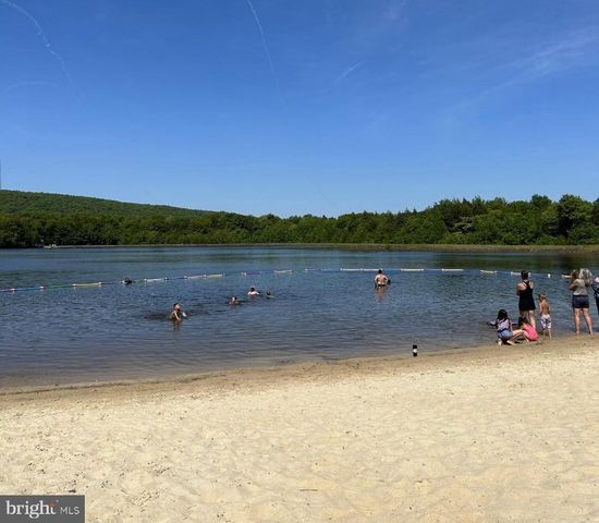 148 POCONO RD, Albrightsville, PA 18210