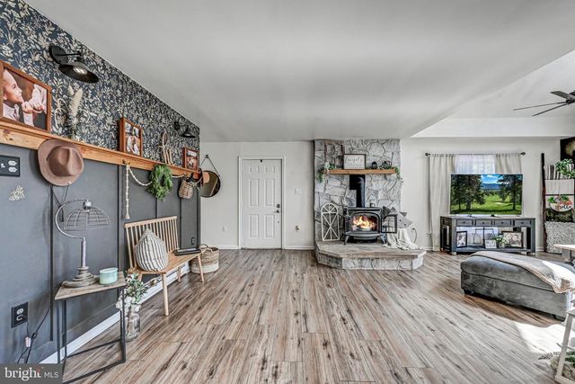 148 POCONO RD, Albrightsville, PA 18210