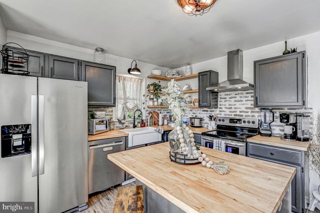 148 POCONO RD, Albrightsville, PA 18210
