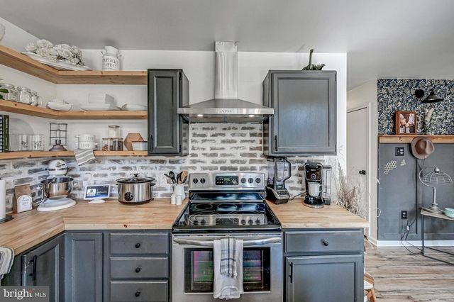 148 POCONO RD, Albrightsville, PA 18210