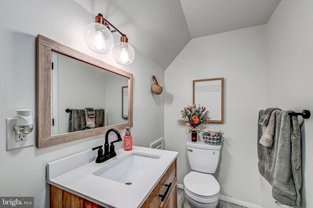 148 POCONO RD, Albrightsville, PA 18210