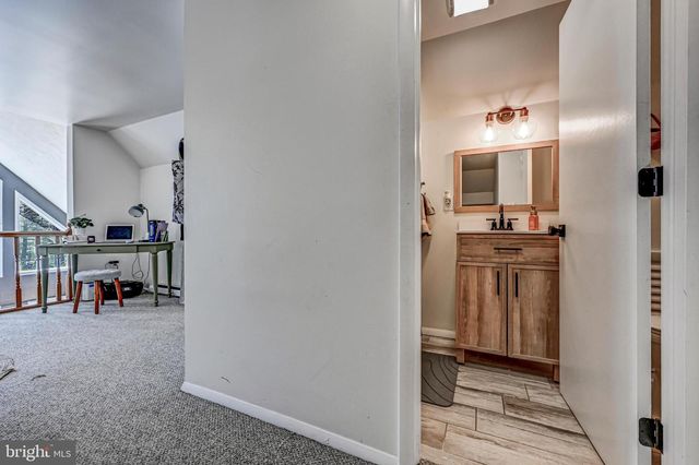 148 POCONO RD, Albrightsville, PA 18210