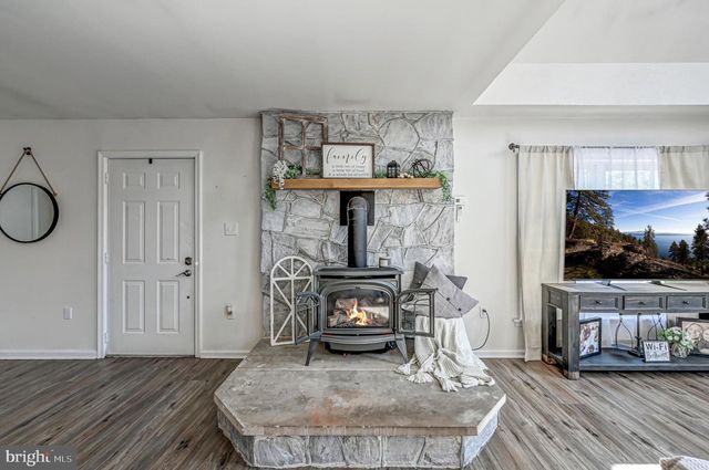 148 POCONO RD, Albrightsville, PA 18210