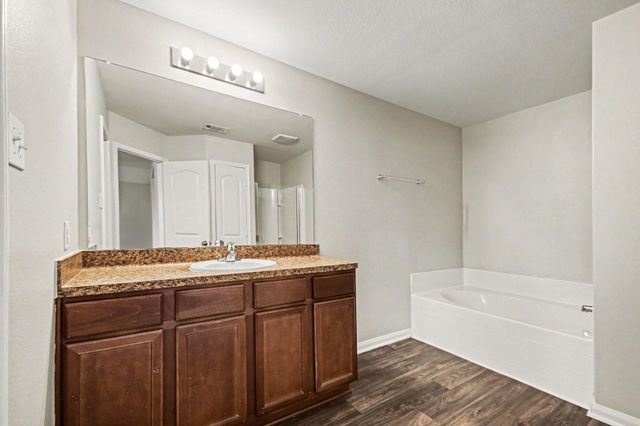 6038 Coral Cove Road, Cove, TX 77523