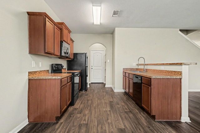 6038 Coral Cove Road, Cove, TX 77523
