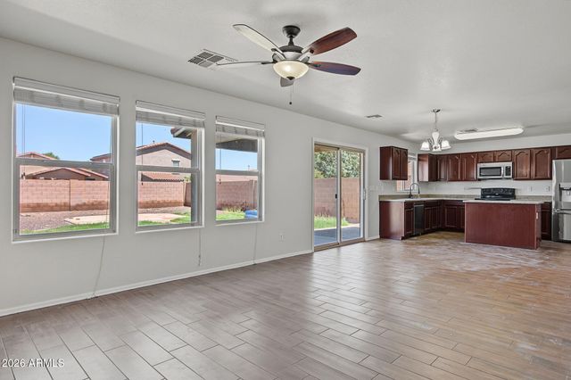 1084 E KELSI Avenue, San Tan Valley, AZ 85140