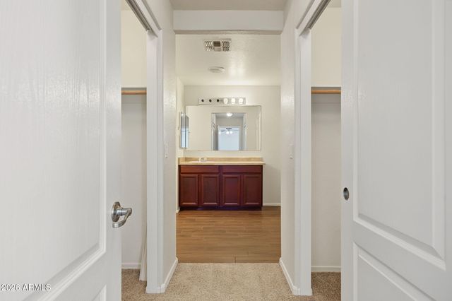1084 E KELSI Avenue, San Tan Valley, AZ 85140
