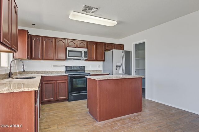 1084 E KELSI Avenue, San Tan Valley, AZ 85140