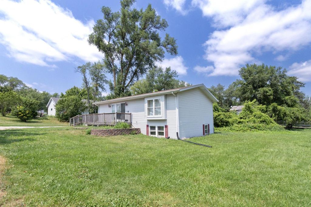 W772 Douglas AVENUE, Burlington, WI 53105