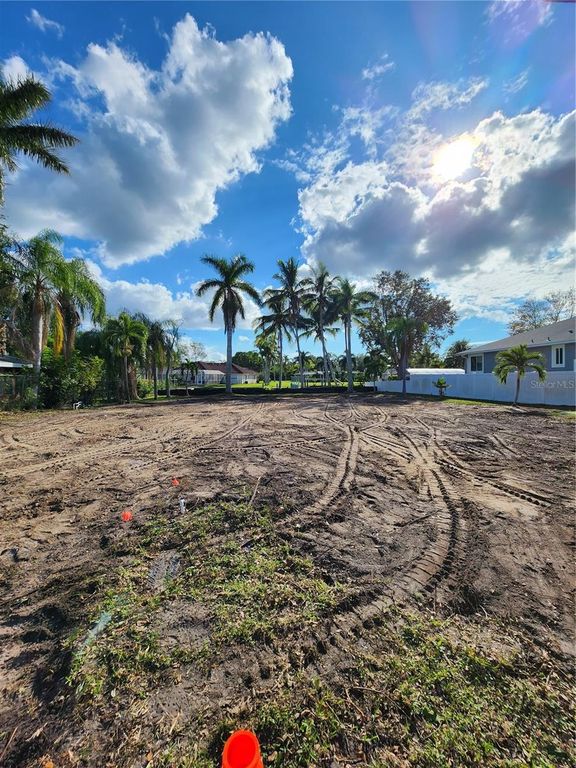 6915 9TH AVENUE NW, BRADENTON, FL 34209 — exterior