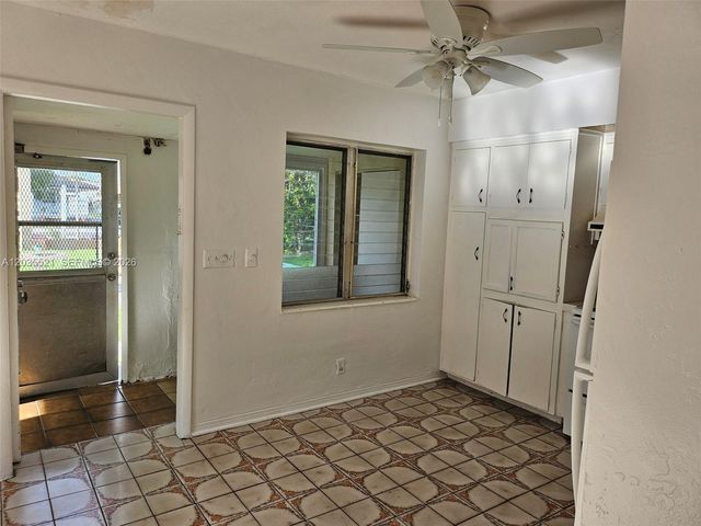 709 NE 4th Ct 6, Hallandale Beach, FL 33009