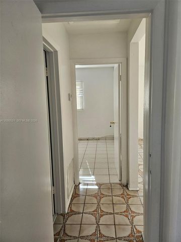709 NE 4th Ct 6, Hallandale Beach, FL 33009