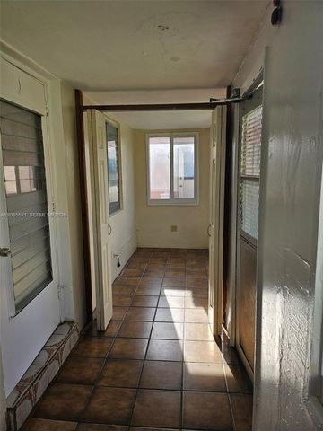 709 NE 4th Ct 6, Hallandale Beach, FL 33009