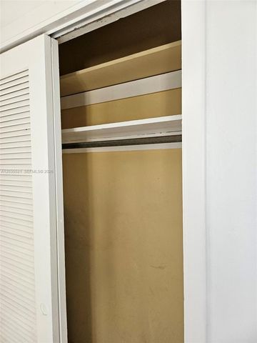 709 NE 4th Ct 6, Hallandale Beach, FL 33009