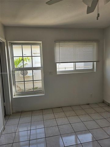 709 NE 4th Ct 6, Hallandale Beach, FL 33009