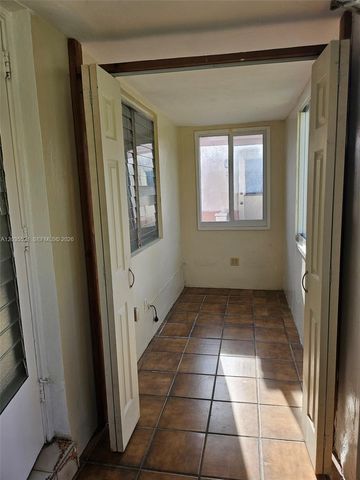 709 NE 4th Ct 6, Hallandale Beach, FL 33009