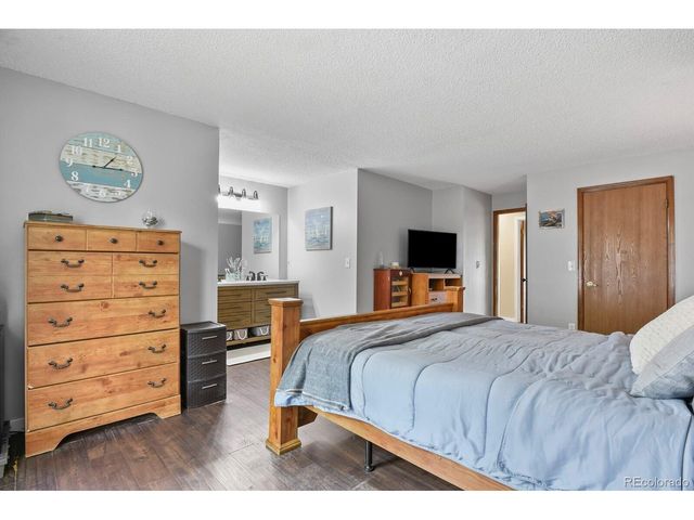 9749 W Fairview Ave, Littleton, CO 80127