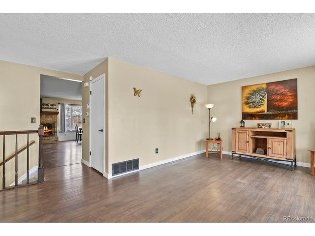 9749 W Fairview Ave, Littleton, CO 80127