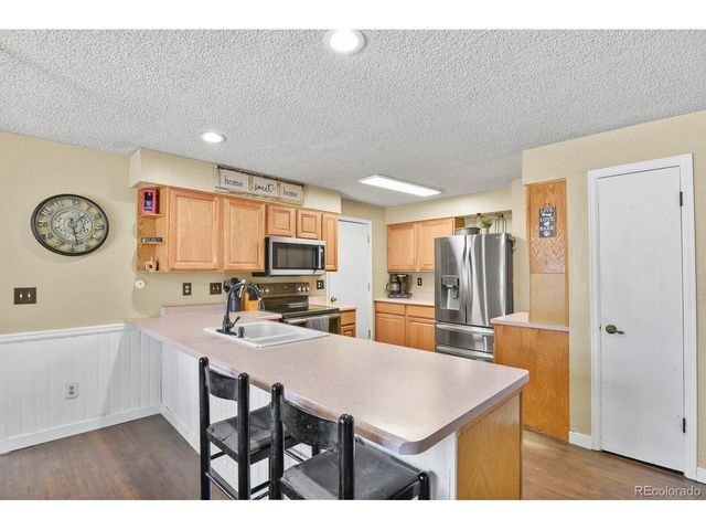 9749 W Fairview Ave, Littleton, CO 80127