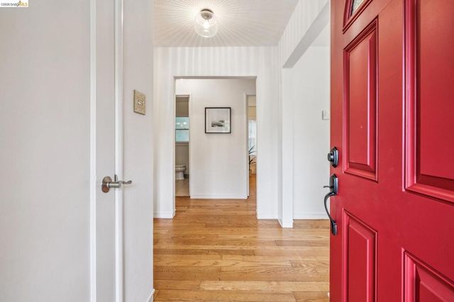 4737 Virginia Ave, Oakland, CA 94619